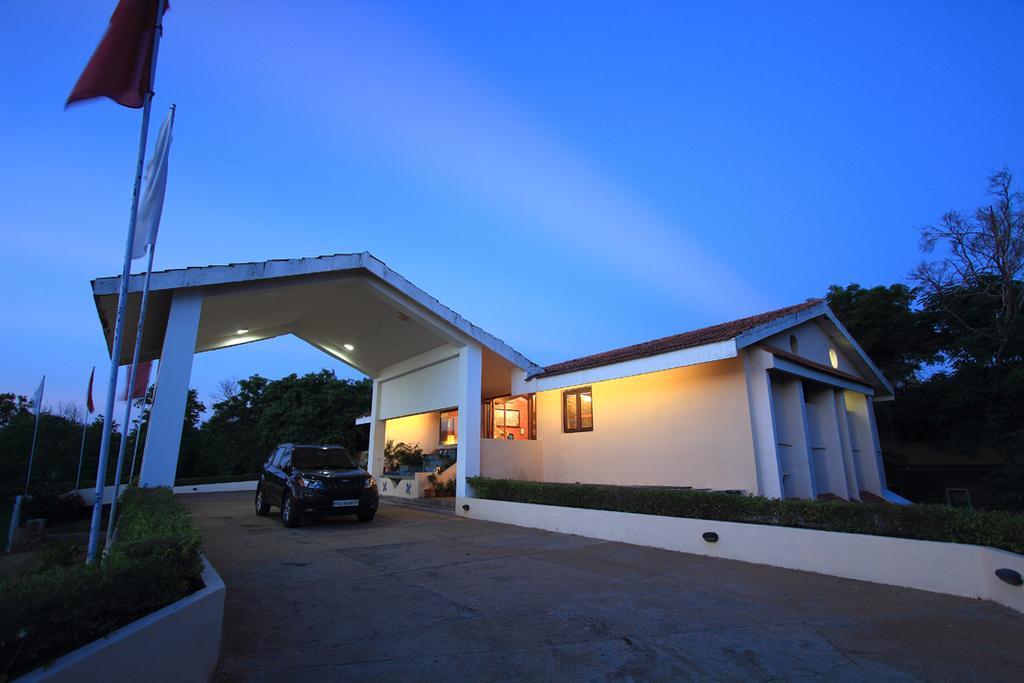 The Ashok Beach Resort Pondicherry Exterior foto