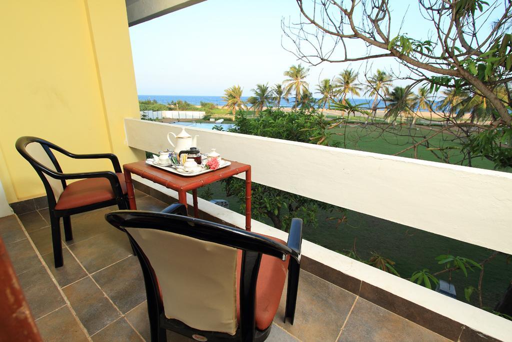 The Ashok Beach Resort Pondicherry Exterior foto