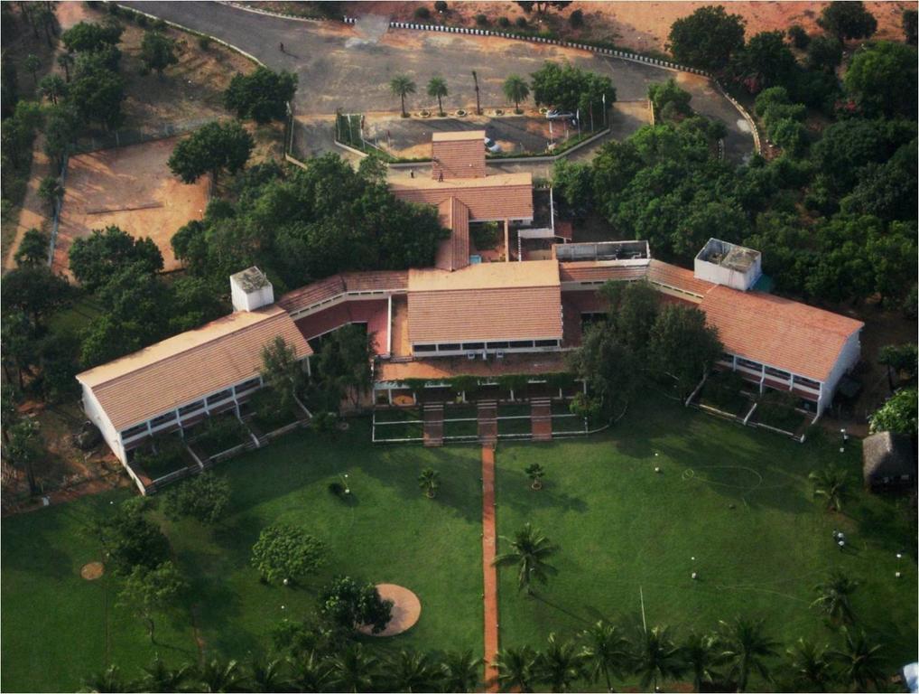 The Ashok Beach Resort Pondicherry Exterior foto