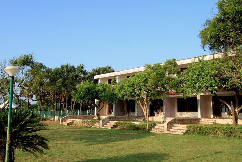 The Ashok Beach Resort Pondicherry Exterior foto