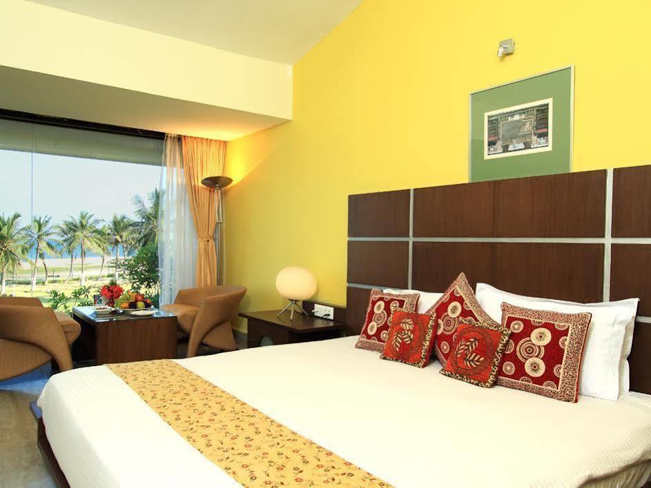 The Ashok Beach Resort Pondicherry Exterior foto